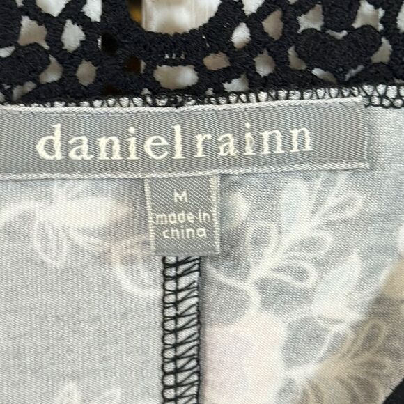 Daniel Rainn Top Medium Black Floral Cap Sleeves NWOT - Picture 12 of 15